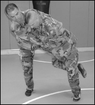 Figure 5-12. Hook the leg.