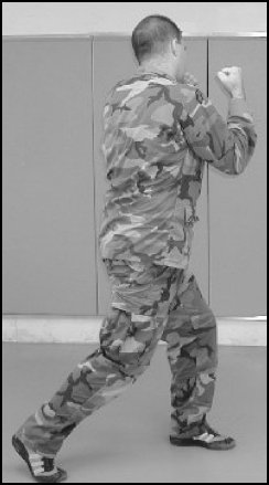 Figure 6-7. Trail hand uppercut, step 2.