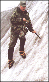 Figure 10-3. Ice ax in the cross body or port arms position.