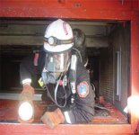 Photo showing a combat engineer of the U.S. Army Technical Rescue Engineer Company