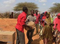 Photo showing food distribution at the Dadaab refugee camp