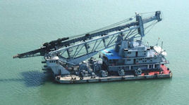 Dong Gong 410  36 meter-class floating pile driver
