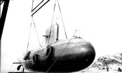 Type 032-1 midget submarine