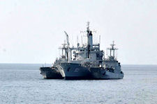 KRI Arun-903 BCM Bantu Cair Minyak