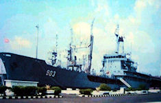 KRI Arun-903 BCM Bantu Cair Minyak