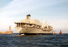 Kharg helicopter carrier / replenishment ship