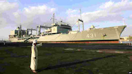 Kharg helicopter carrier / replenishment ship
