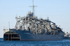Kommuna ex-Volkov - salvage ship