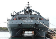 Kommuna ex-Volkov - salvage ship