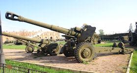 D-20 152mm howitzer